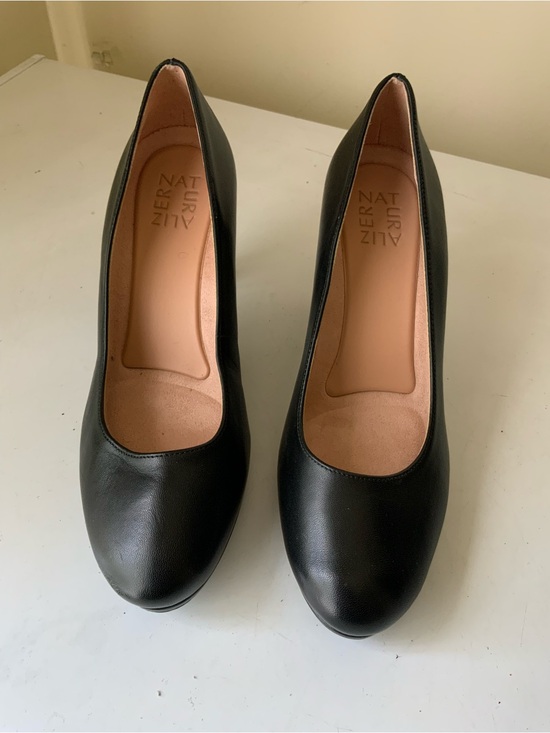 Naturalizer Shoes - Naturalizer Black Leather Classic Round-Toe Heels